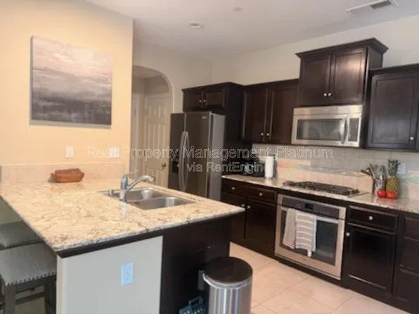 1532 N Sanders Ave, Clovis, CA 93619