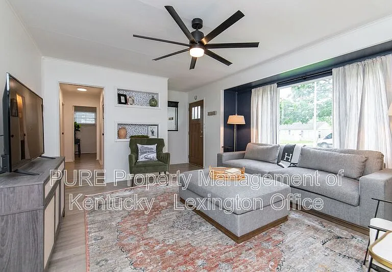 321 Mockingbird Ln — Photo 7