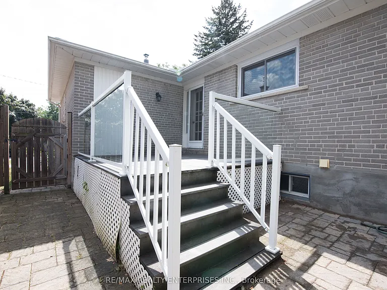 8 Weber Dr — Photo 23