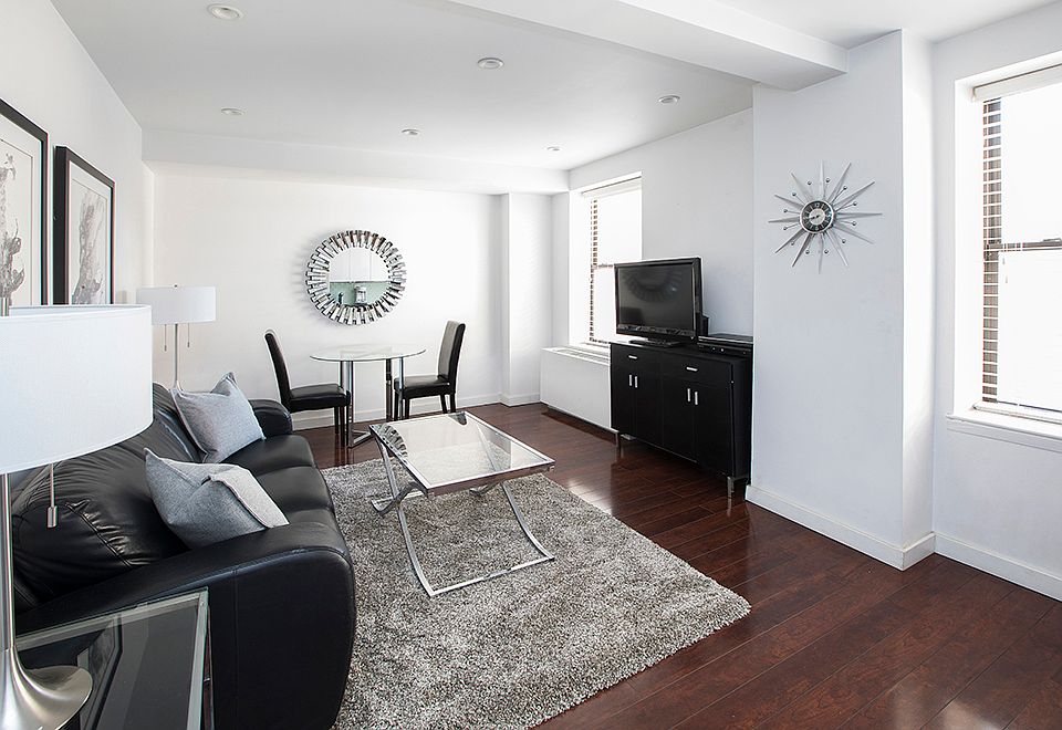 1st image of 150 W 51st St APT 1720