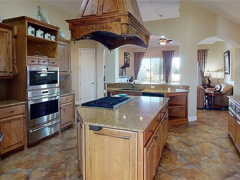 4245 Spire St — Photo 21