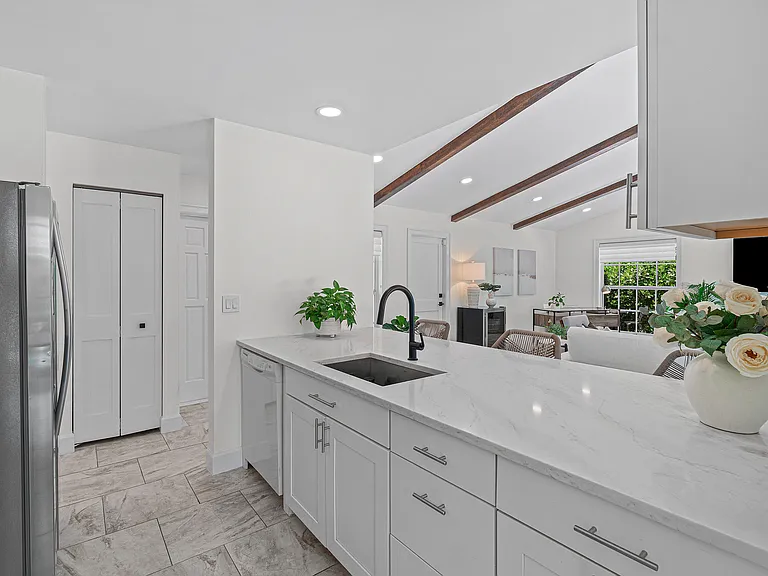 1401 Hummingbird Dr — Photo 16