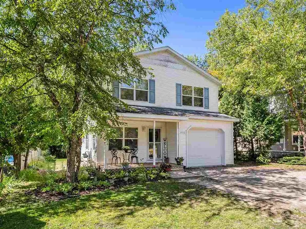 4435 1st St, Walloon Lake, MI 49796