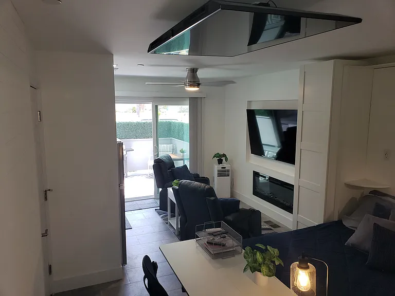 237 S Clementine St #8 — Photo 5