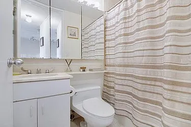 Rented by R New York