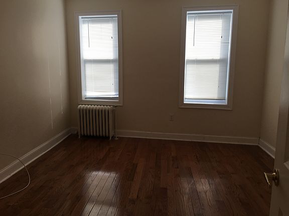 3rd image of 9 Gifford Ave APT 302C