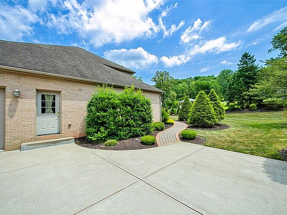 5th image of 3302 Gina Lynne Ct