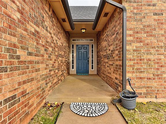 3rd image of 629 E Katelyn Ln