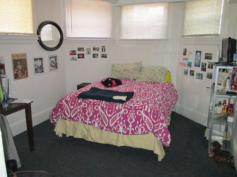 48 Brighton Ave #B2