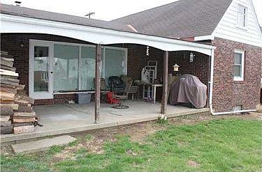 2nd image of 619 1st St