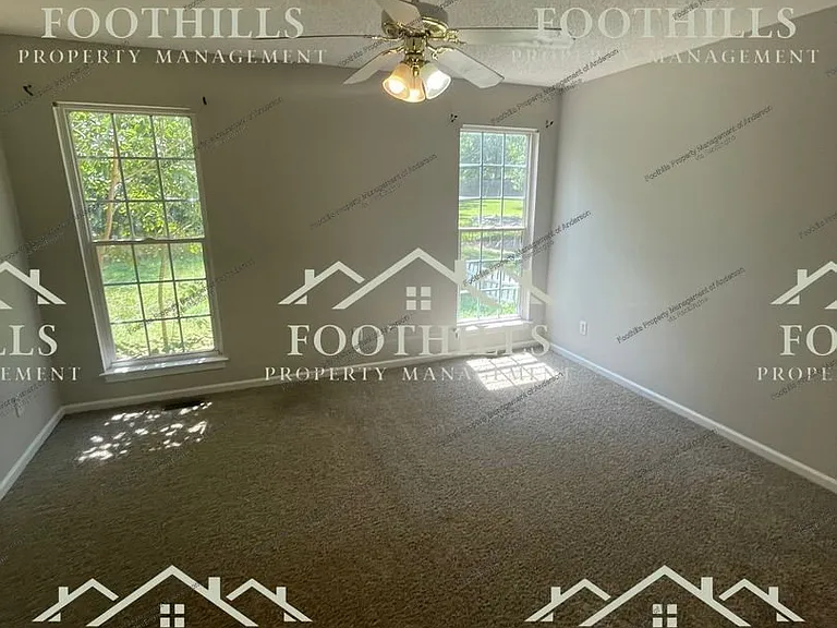 129 Ashton Ln — Photo 7
