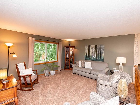 4th image of 9094 Jensen Ave S