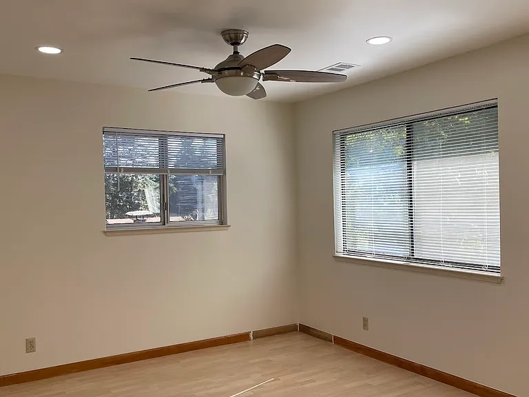 1240 Oak Knoll Dr — Photo 44