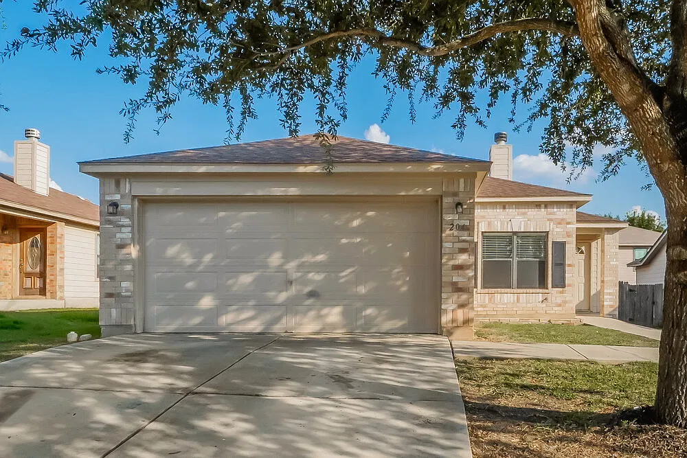 3 bed, 2.0 bath, 1502 sqft, $1,735 — Photo 1