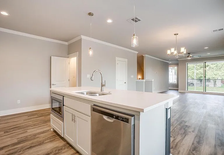 2612 Forest Park Blvd — Photo 6