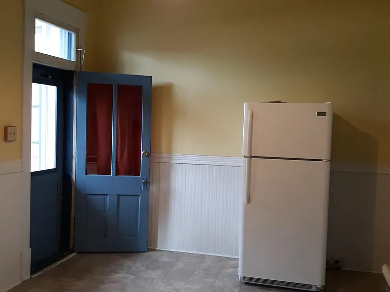 520 W Mercury St — Photo 6