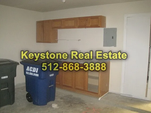 905 Lantana Dr — Photo 32