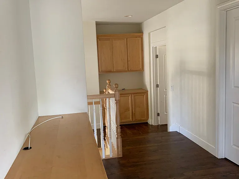 2592 Tamworth Ln — Photo 2