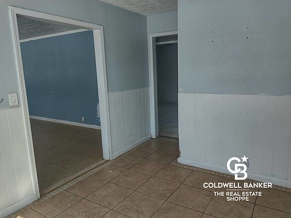 5th image of 209 W Albert St