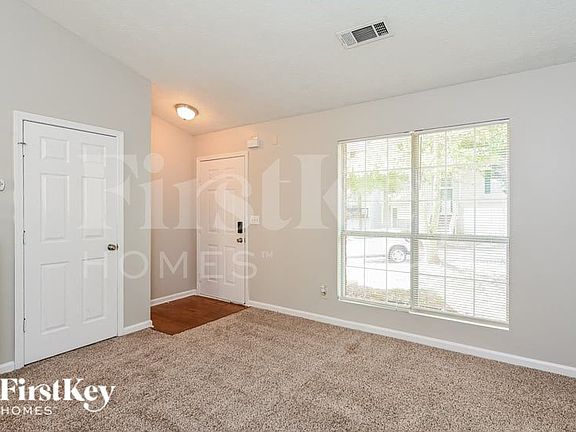3rd image of 715 Ashley Ln