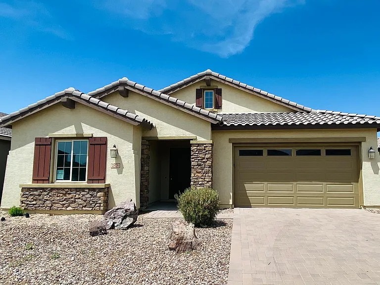 2828 W Patagonia Ct — Photo 1