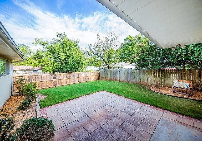 2211 W Sherwood Ave — Photo 22