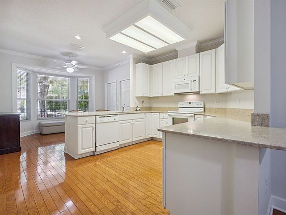 5th image of 4518 Silver Berry Ct