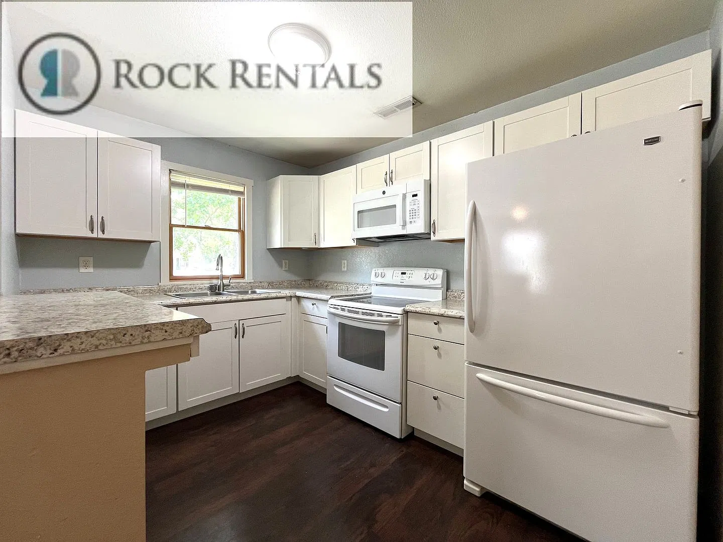 Cute, Nicely Renovated 1 Bed 1 Bath — Photo 2