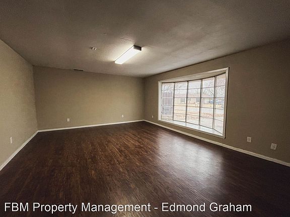 2nd image of 409 Carol Ave