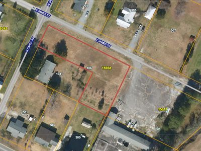 106 N Carey Street, La Grange, NC, 28551
