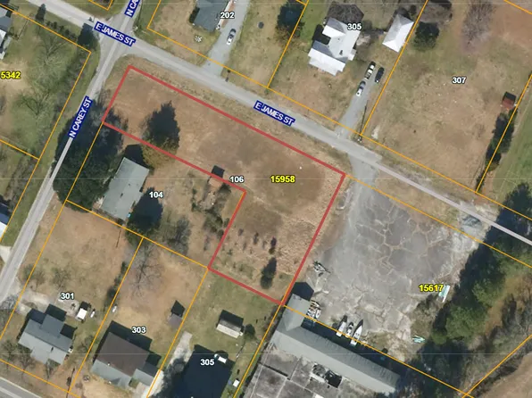 106 N Carey Street, La Grange, NC 28551