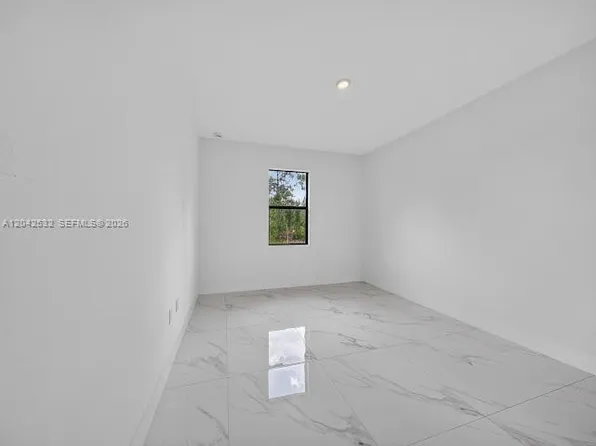 928-930 Hepburn Ave, Lehigh Acres, FL 33974