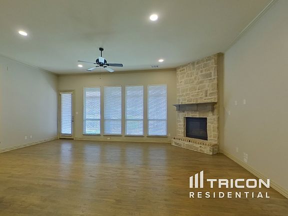 2nd image of 1405 Dorman Ln