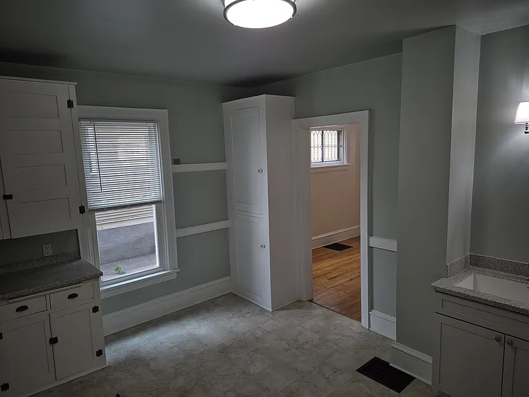 1047 E Gorham St #1 — Photo 10