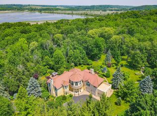 W3318 Lake Forest Ln, Lake Geneva, WI 53147