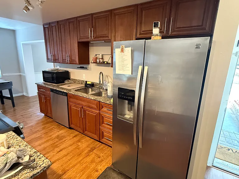 625 Ellsworth St — Photo 18