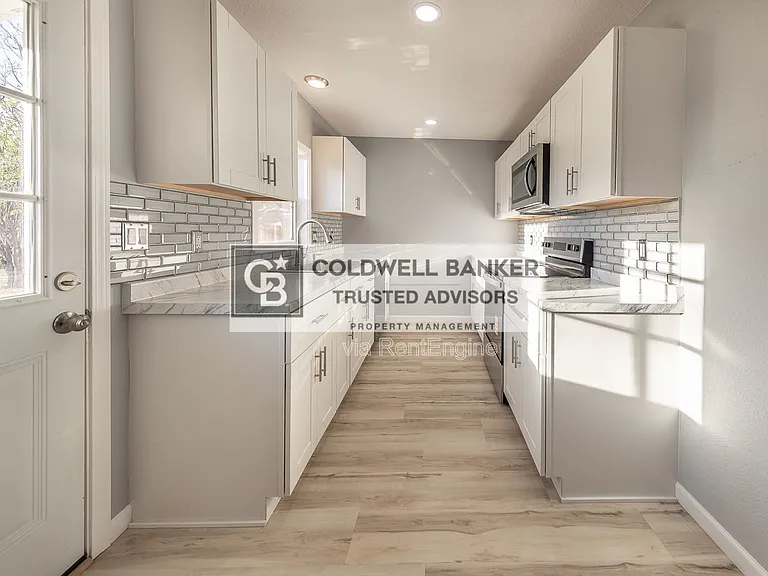 5409 Avenue D — Photo 12