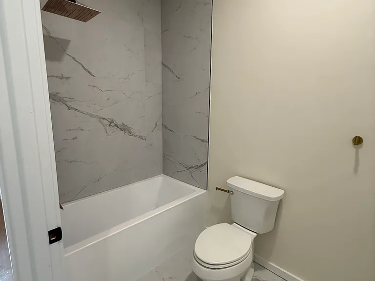 546 Saratoga St #2 — Photo 2