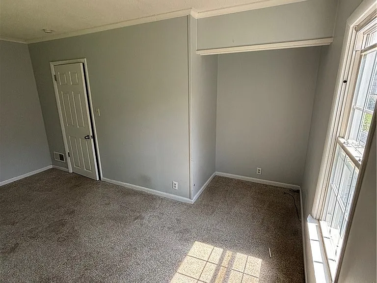 102 Wellington Rd — Photo 30