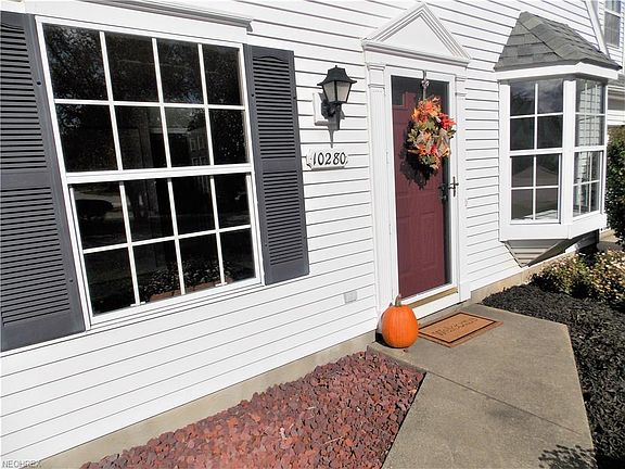3rd image of 10280 Orchard Hill Ln