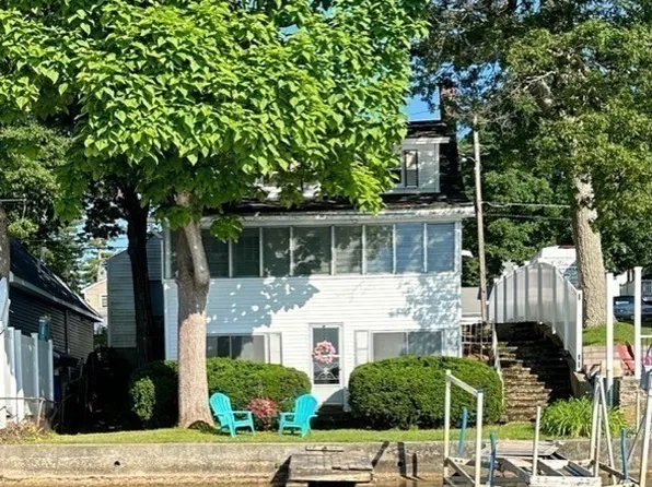 95 Birch Island Rd, Webster, MA 01570