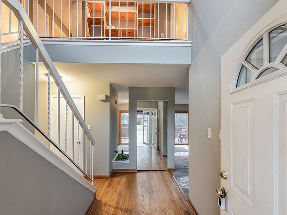 4th image of 8111 Oriole Dr
