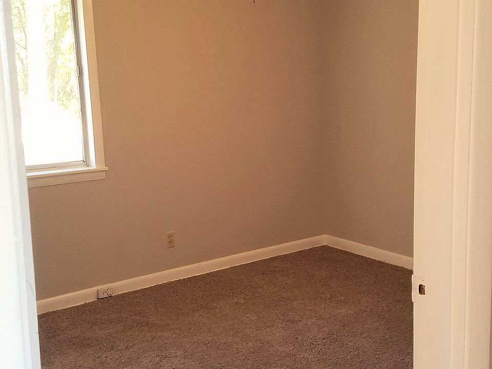 1st image of 102 Shady Lane Dr