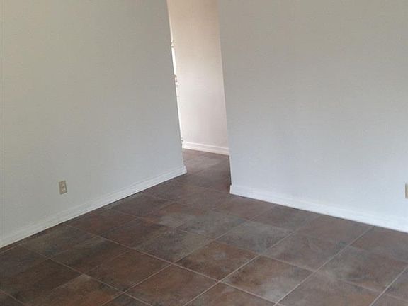4th image of 18 Pottawattamie Dr