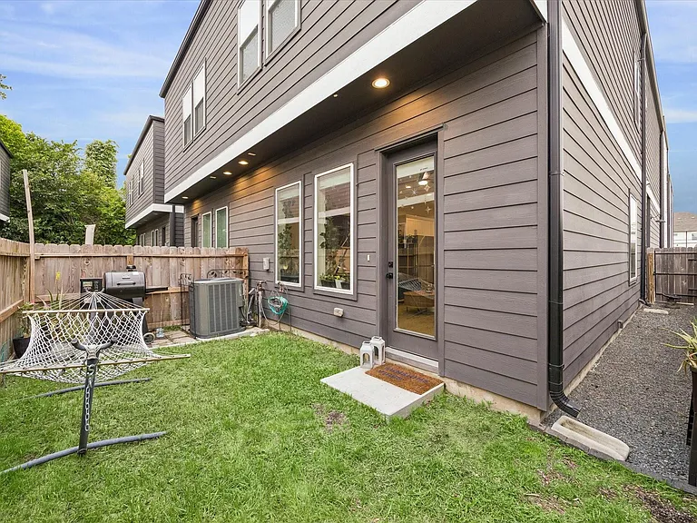 2625 Paul Quinn St #B — Photo 22