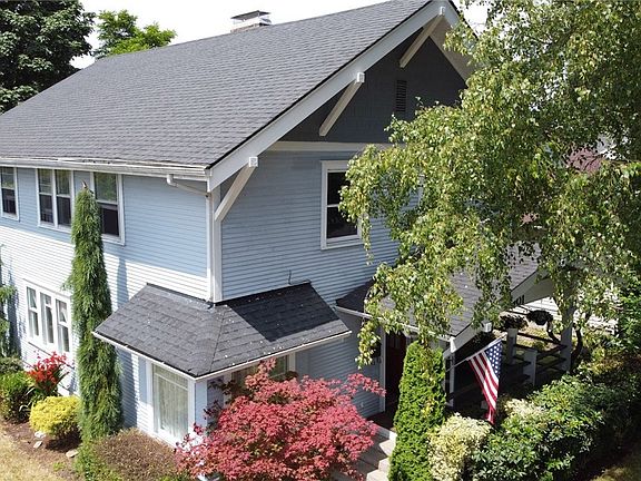 3rd image of 901 N Pearl St