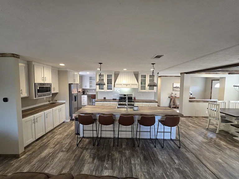 1242 N Alameda Rd — Photo 7