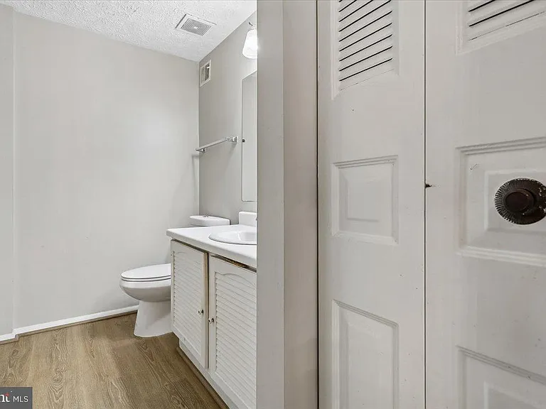5913 Spruce Run Ct — Photo 17