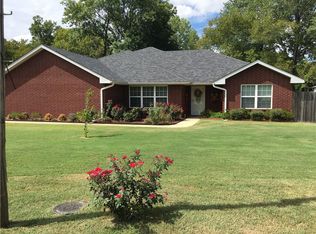303 N Burris St, Valliant, OK 74764