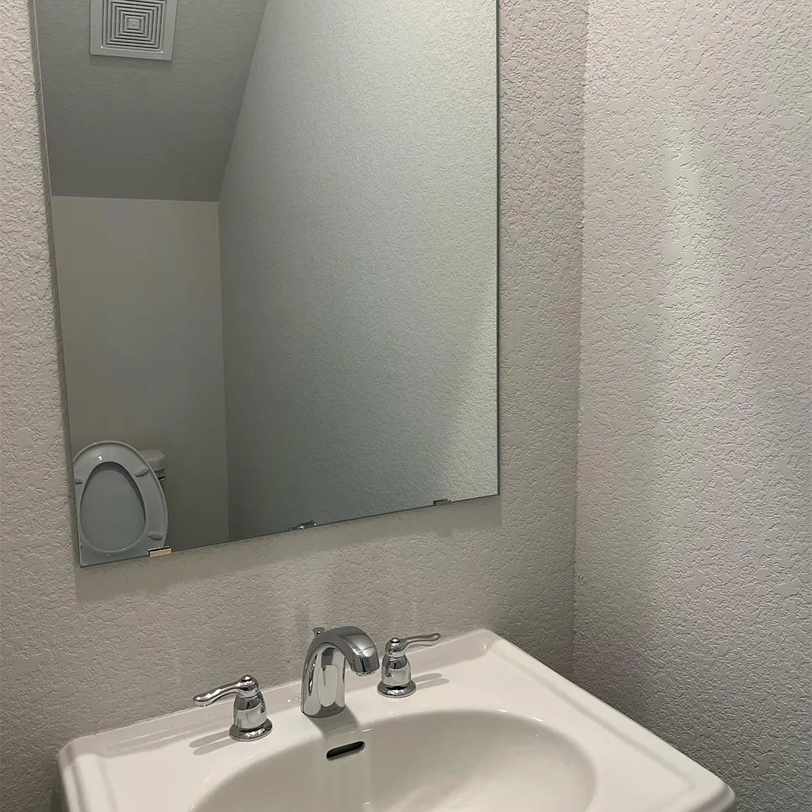 3 bed, 2.5 bath, 1864 sqft, $2,395 — Photo 4